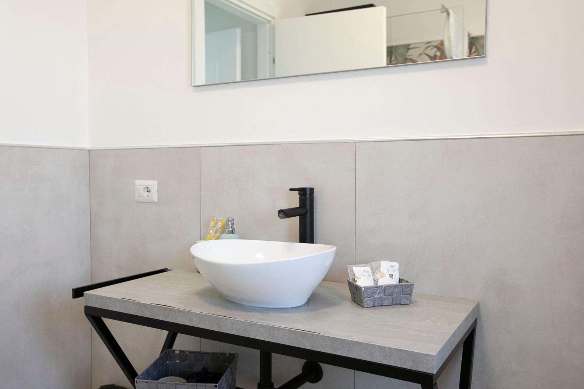 Domina Guest House Fiumicino Exterior photo